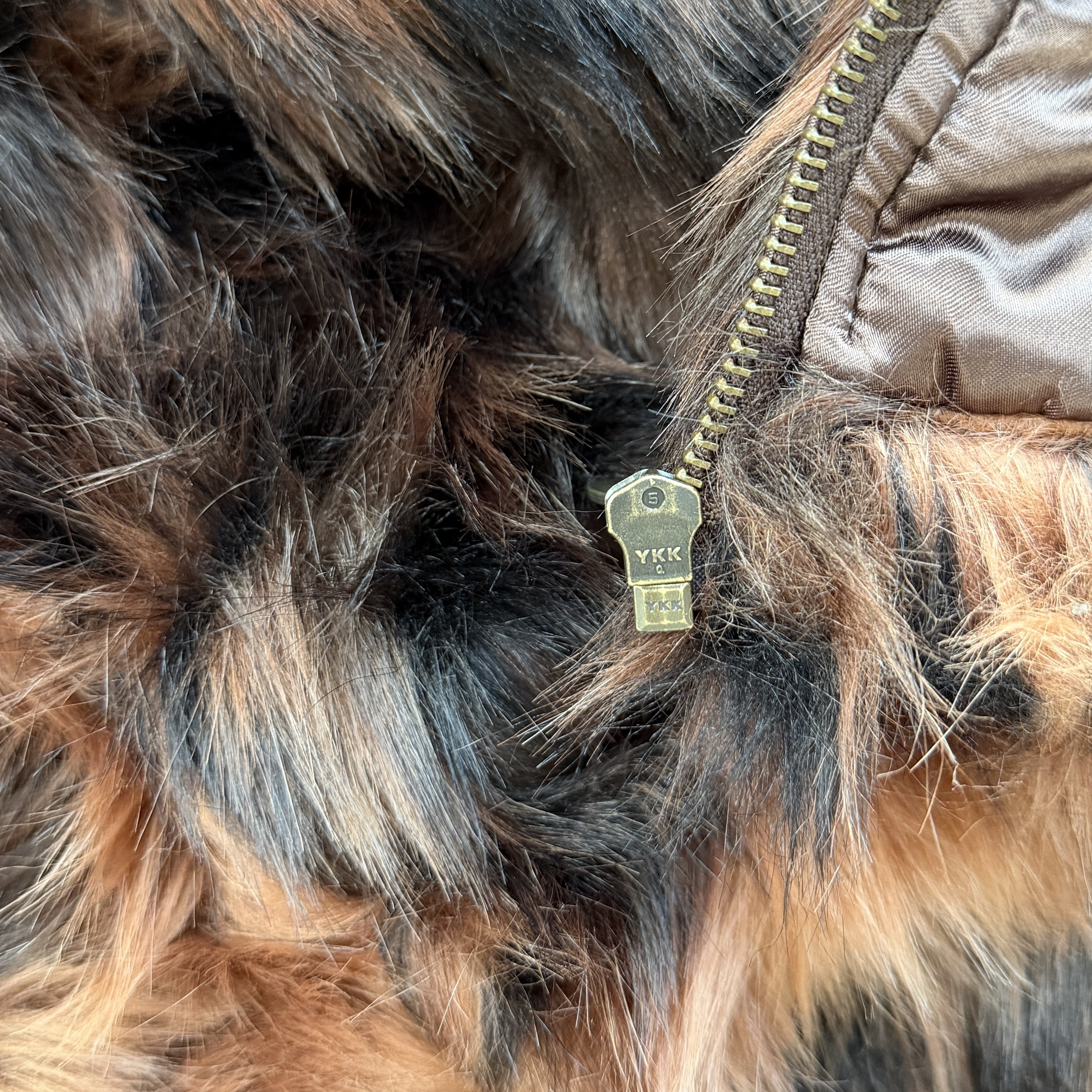 CORTEIZ DIAMOND HOODED FUR JACKET (BROWN)